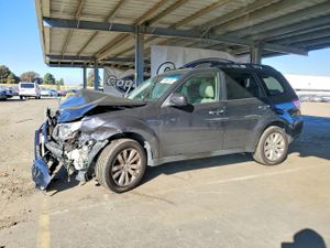 Subaru Forester LIMITED 2.5L 4 2012