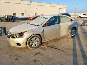 Chevrolet Cruze LS 1.8L 4 2013