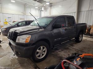 Nissan Titan S 5.6L 8 2011