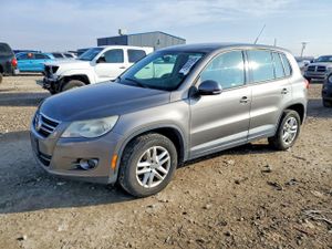 Volkswagen Tiguan S 2.0L 4 2011