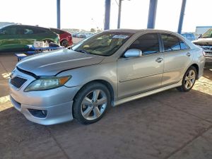 Toyota Camry BASE 2.5L 4 2011