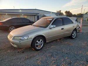 Toyota Camry LE 2.2L 4 1997