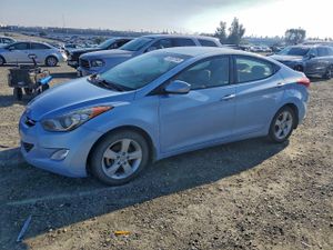 Hyundai Elantra GLS 1.8L 4 2013