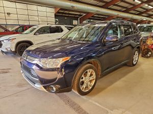Mitsubishi Outlander SE 2.4L 4 2015
