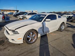 Ford Mustang GT 5.0L 8 2013