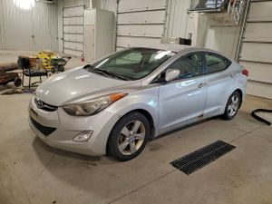 Hyundai Elantra GLS 1.8L 4 2013