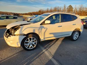 Nissan Rogue S 2.5L 4 2013