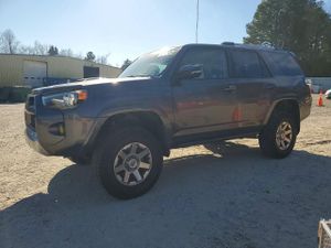 Toyota 4Runner SR5 4.0L 6 2014