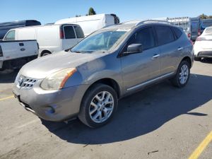 Nissan Rogue S 2.5L 4 2013