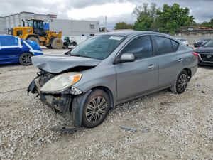 Nissan Versa S 1.6L 4 2013