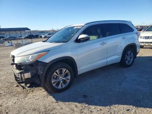 Toyota Highlander XLE 3.5L 6 2015