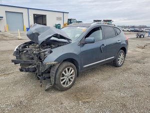 Nissan Rogue S 2.5L 4 2013