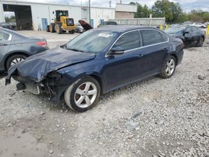 Volkswagen Passat SE 2.5L 5 2013