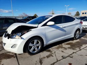 Hyundai Elantra GLS 1.8L 4 2013