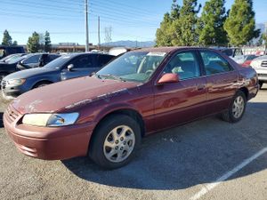 Toyota Camry LE 3.0L 6 1999