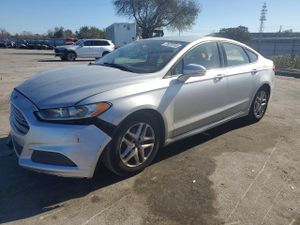 Ford Fusion SE 2.5L 4 2015