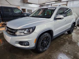 Volkswagen Tiguan S 2.0L 4 2013