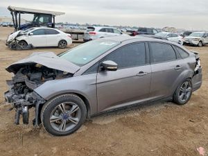 Ford Focus SE 2.0L 4 2014