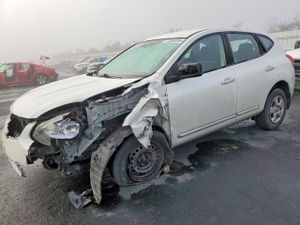 Nissan Rogue S 2.5L 4 2015
