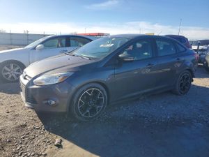 Ford Focus SE 2.0L 4 2012