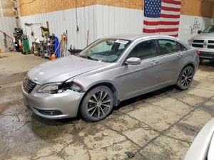 Chrysler 200 TOURING 2.4L 4 2013