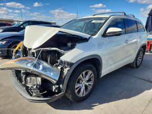 Toyota Highlander XLE 3.5L 6 2015