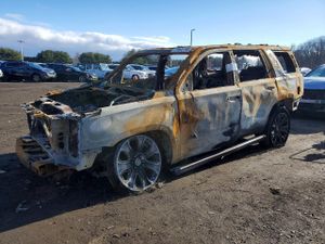 GMC Yukon DENALI 6.2L 8 2015
