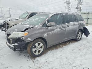 Toyota Sienna LE 3.5L 6 2013
