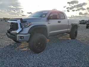 Toyota Tundra DOUBLE CAB SR 5.7L 8 2014