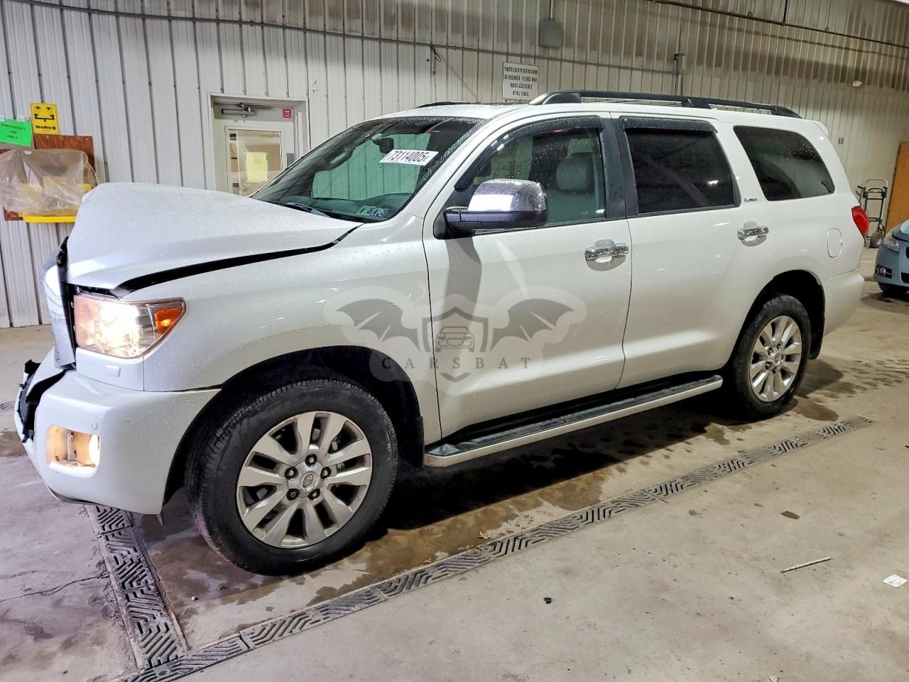 Toyota Sequoia PLATINUM 5.7L 8 2011