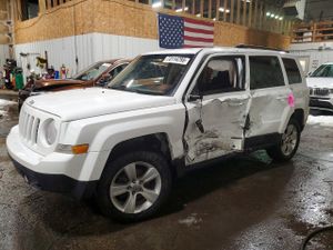Jeep Patriot LATITUDE 2.4L 4 2015