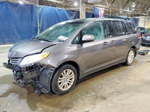 Toyota Sienna XLE 3.5L 6 2014