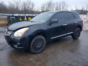 Nissan Rogue S 2.5L 4 2013