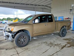 Nissan Titan XE 5.6L 8 2005