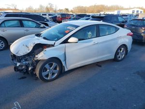 Hyundai Elantra GLS 1.8L 4 2013
