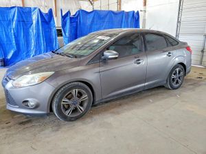 Ford Focus SE 2.0L 4 2014