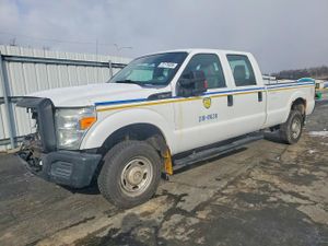 Ford F-350 SUPER DUTY 6.2L 8 2012