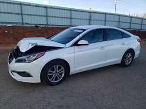 Hyundai Sonata SE 2.4L 4 2015