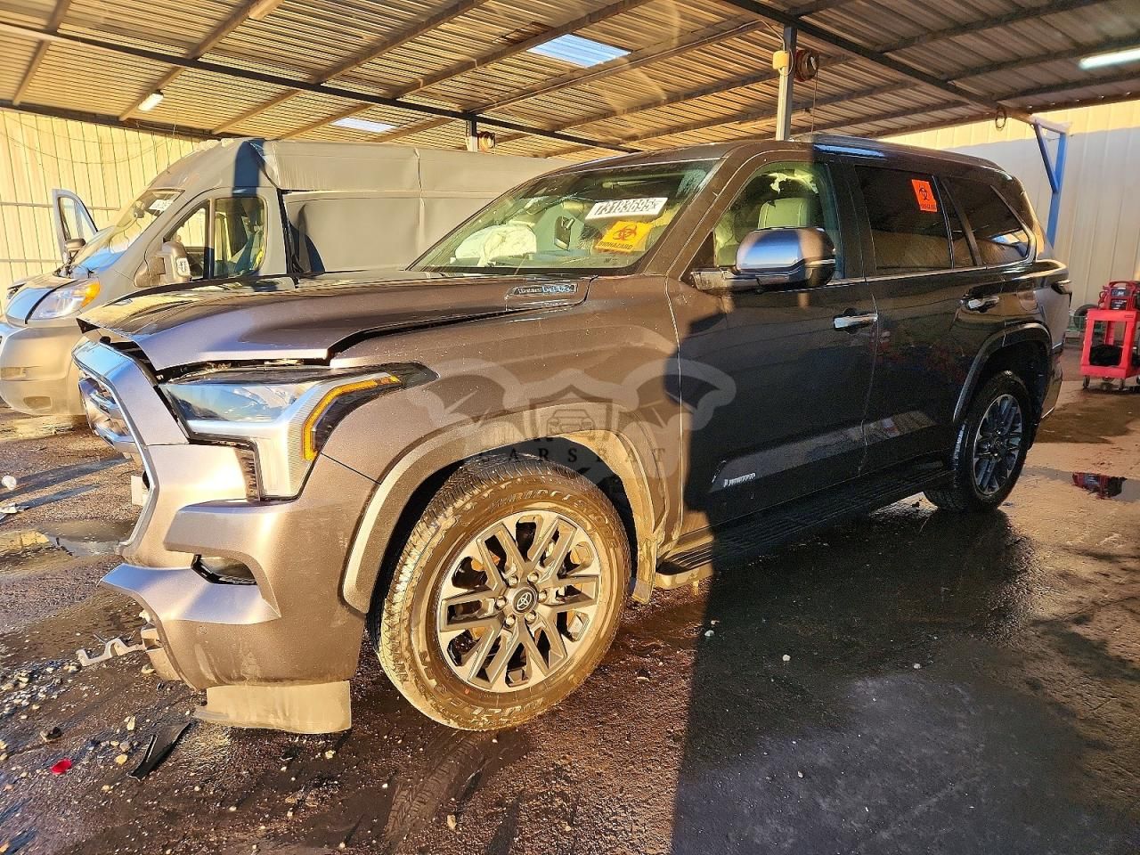 Toyota Sequoia SR5 3.4L 6 2025