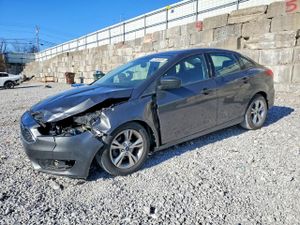Ford Focus S 2.0L 4 2015