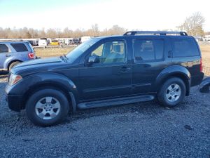Nissan Pathfinder LE 4.0L 6 2005