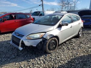 Ford Focus SE 2.0L 4 2014