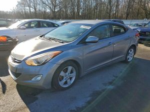 Hyundai Elantra GLS 1.8L 4 2013