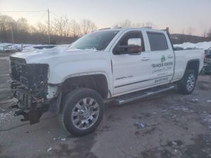 GMC Sierra K2500 DENALI 6.6L 8 2015