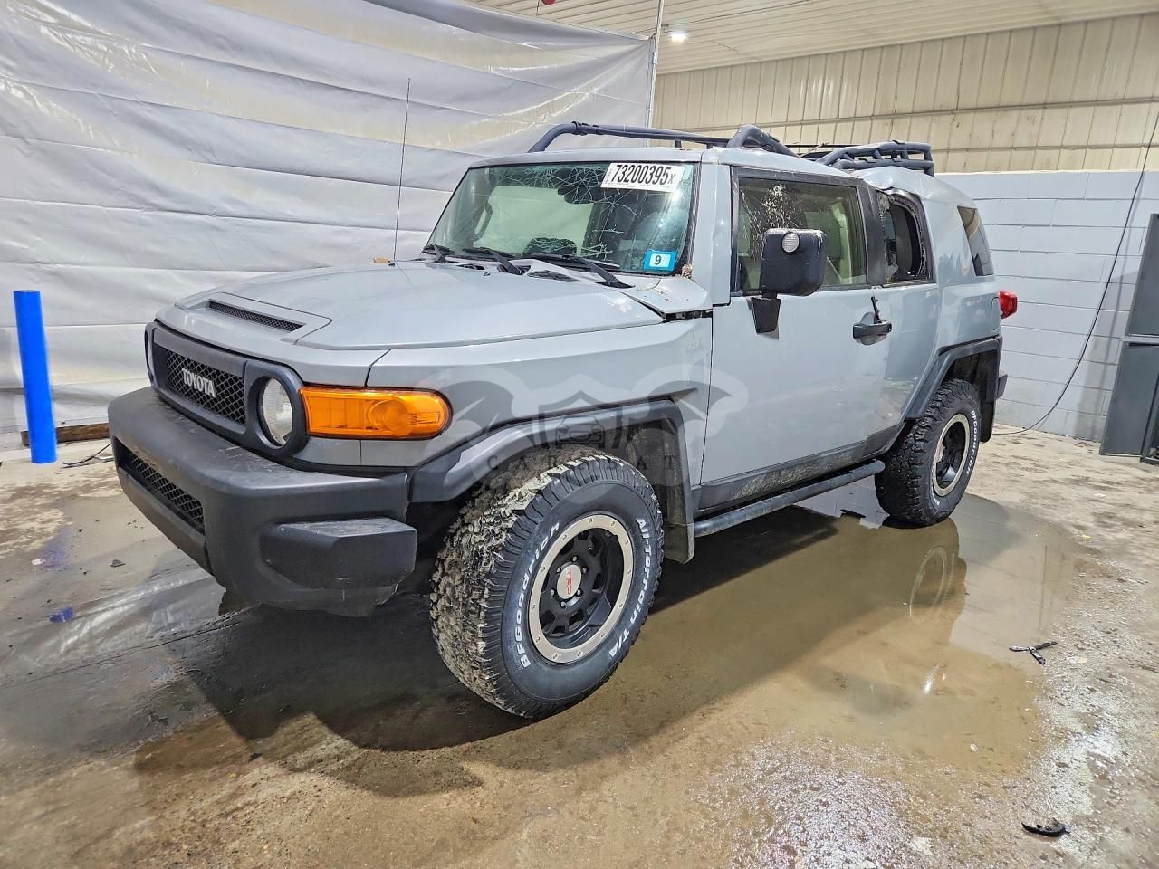 Toyota FJ Cruiser 4.0L 6 2013