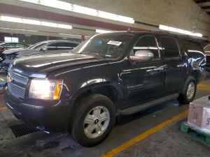 Chevrolet Suburban K1500 LT 5.3L 8 2013