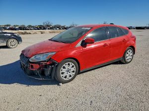 Ford Focus SE 2.0L 4 2012