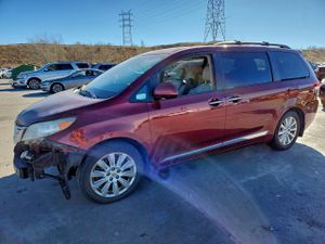 Toyota Sienna XLE 3.5L 6 2011