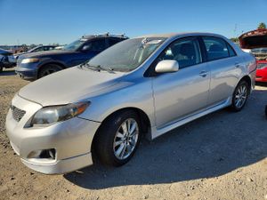 Toyota Corolla BASE 1.8L 4 2010