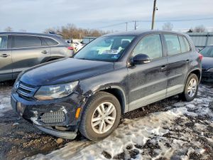 Volkswagen Tiguan S 2.0L 4 2013